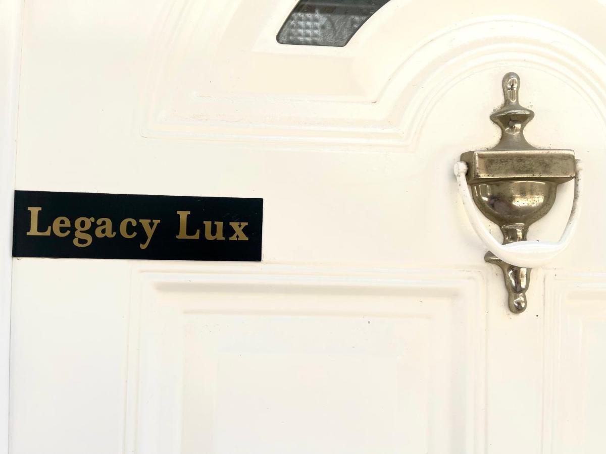 Legacy Lux By The Airport & Beach 아르테미다 외부 사진